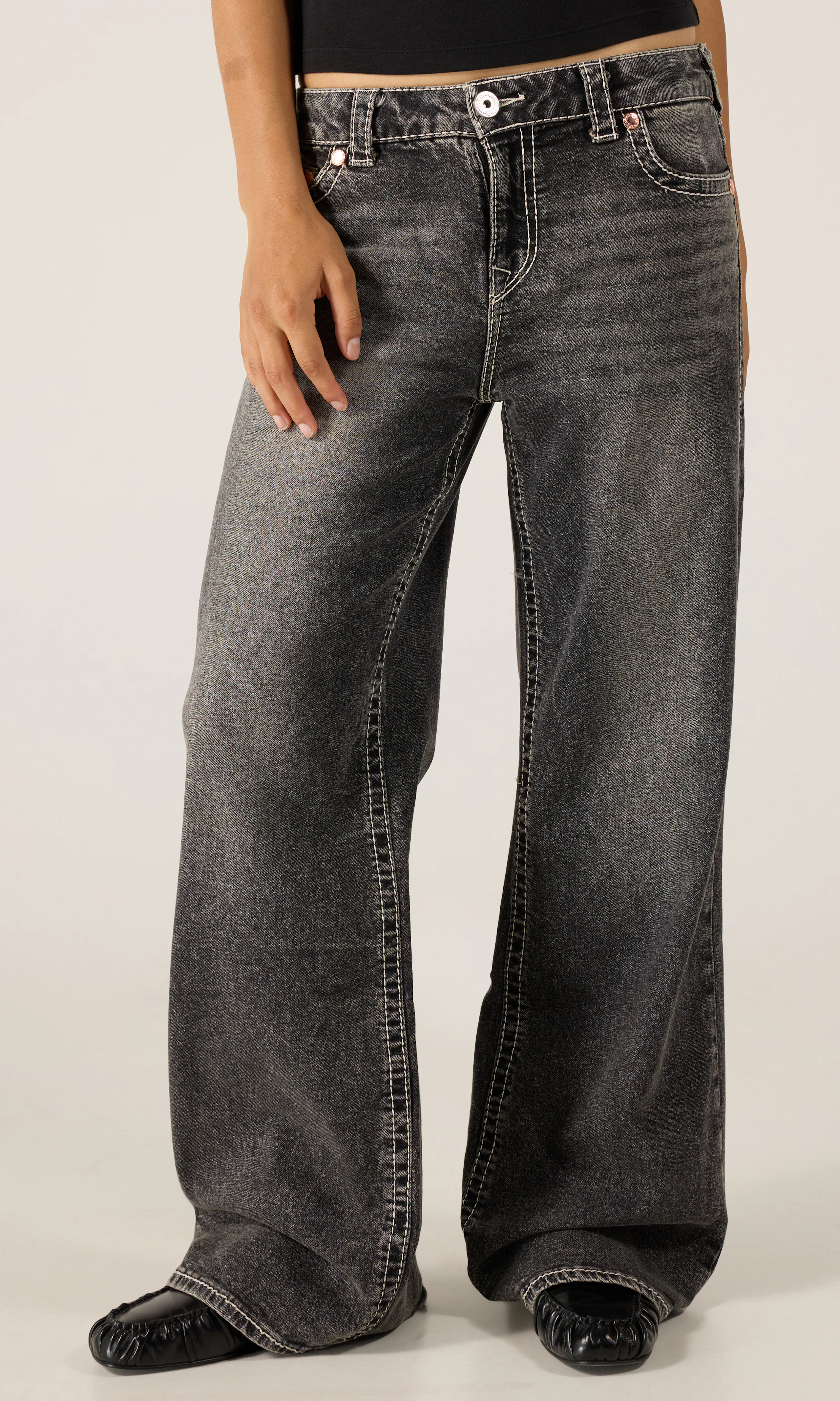 NO 1 Bobbi Baggy Big T Jeans. Front. Model.