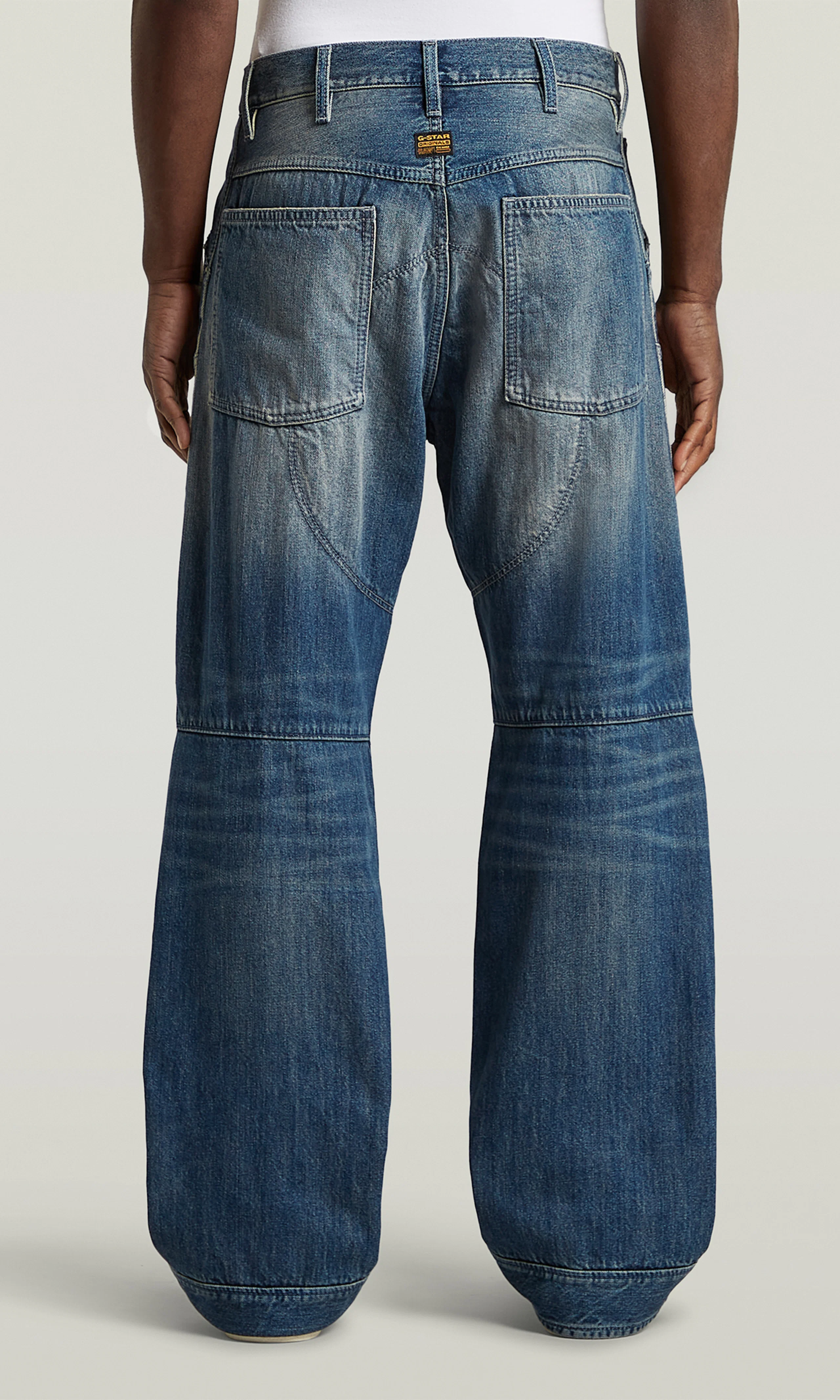 5620 3D Loose 2.0 Medium Blå Jeans. Back. Model.