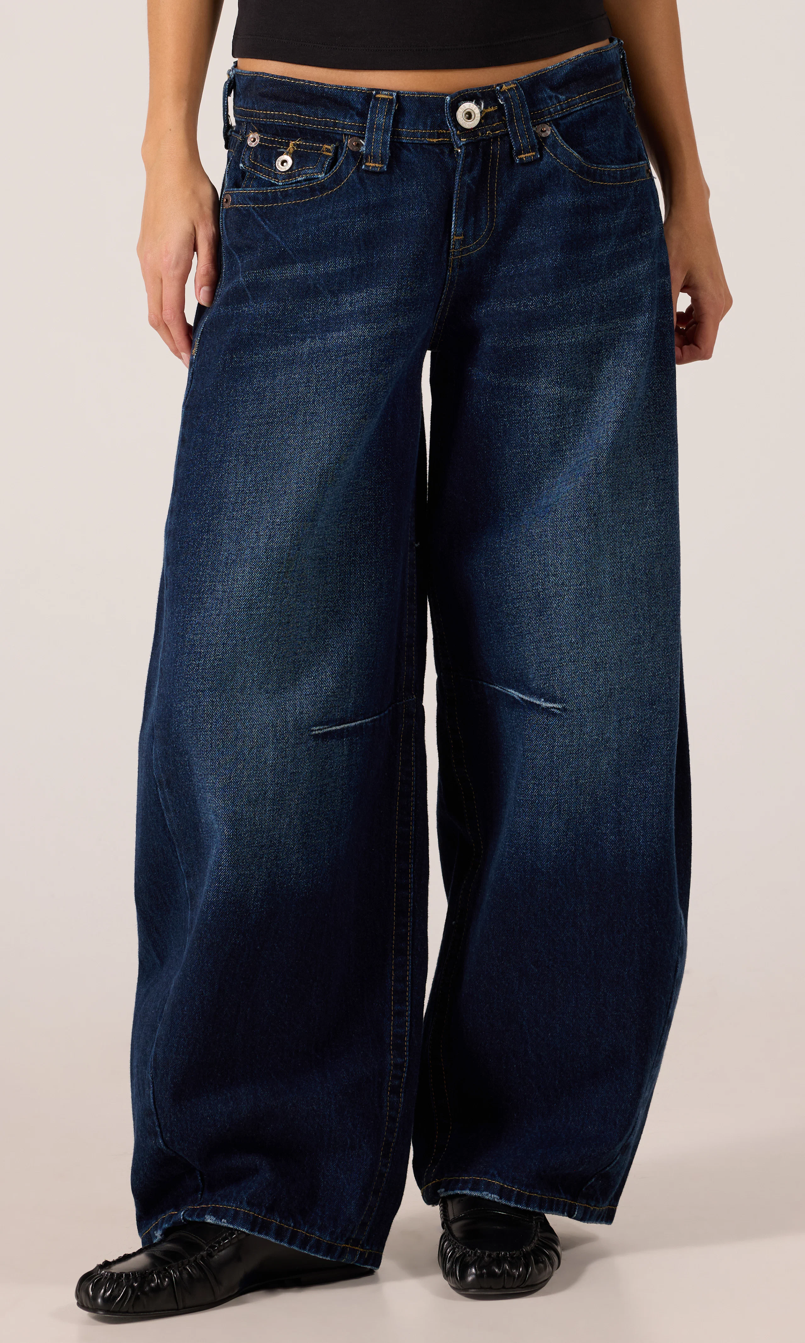 Kayla Cocoon Jeans. Front. Model.