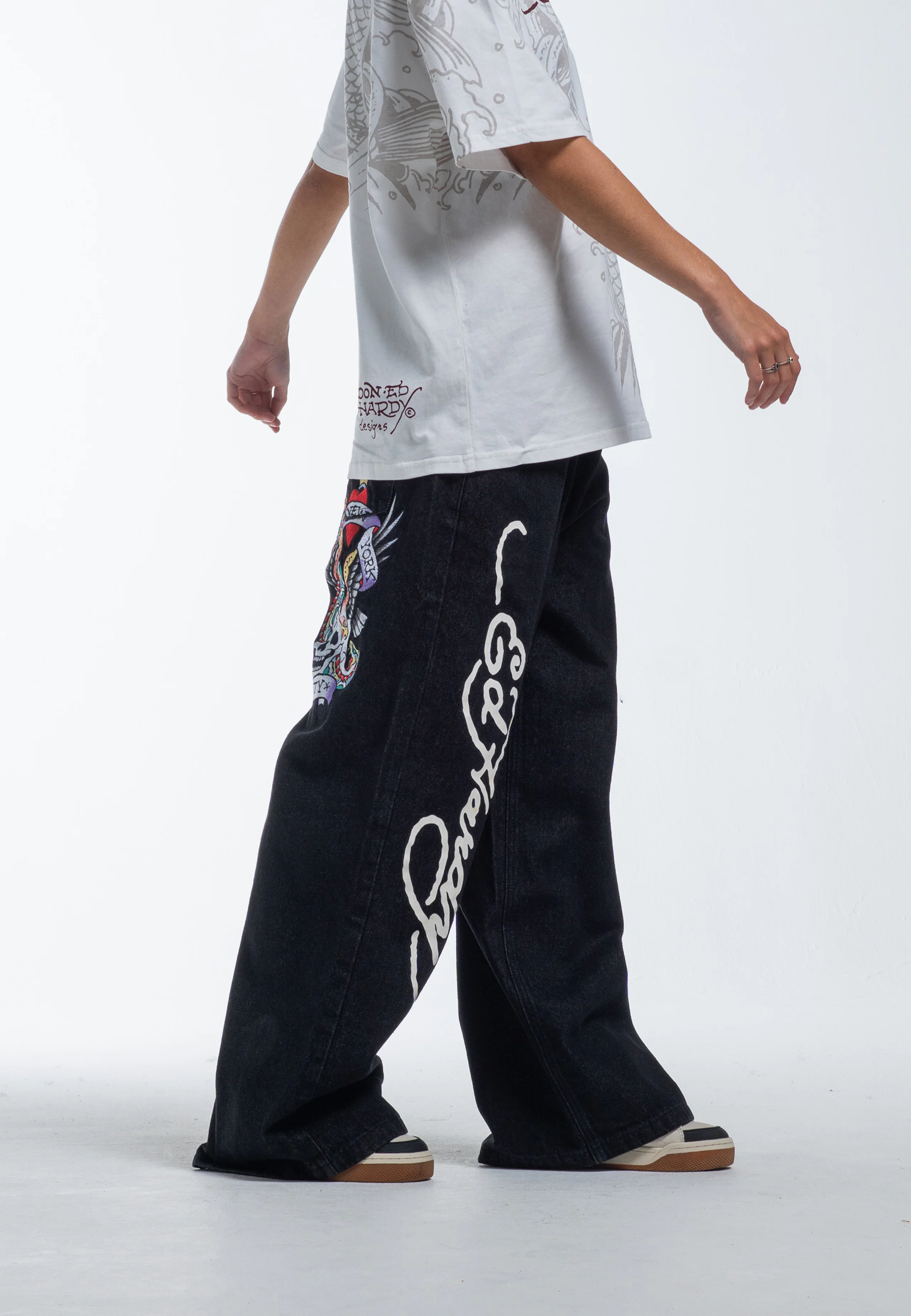 NYC Xtra Oversized Farkut. Front. Model.