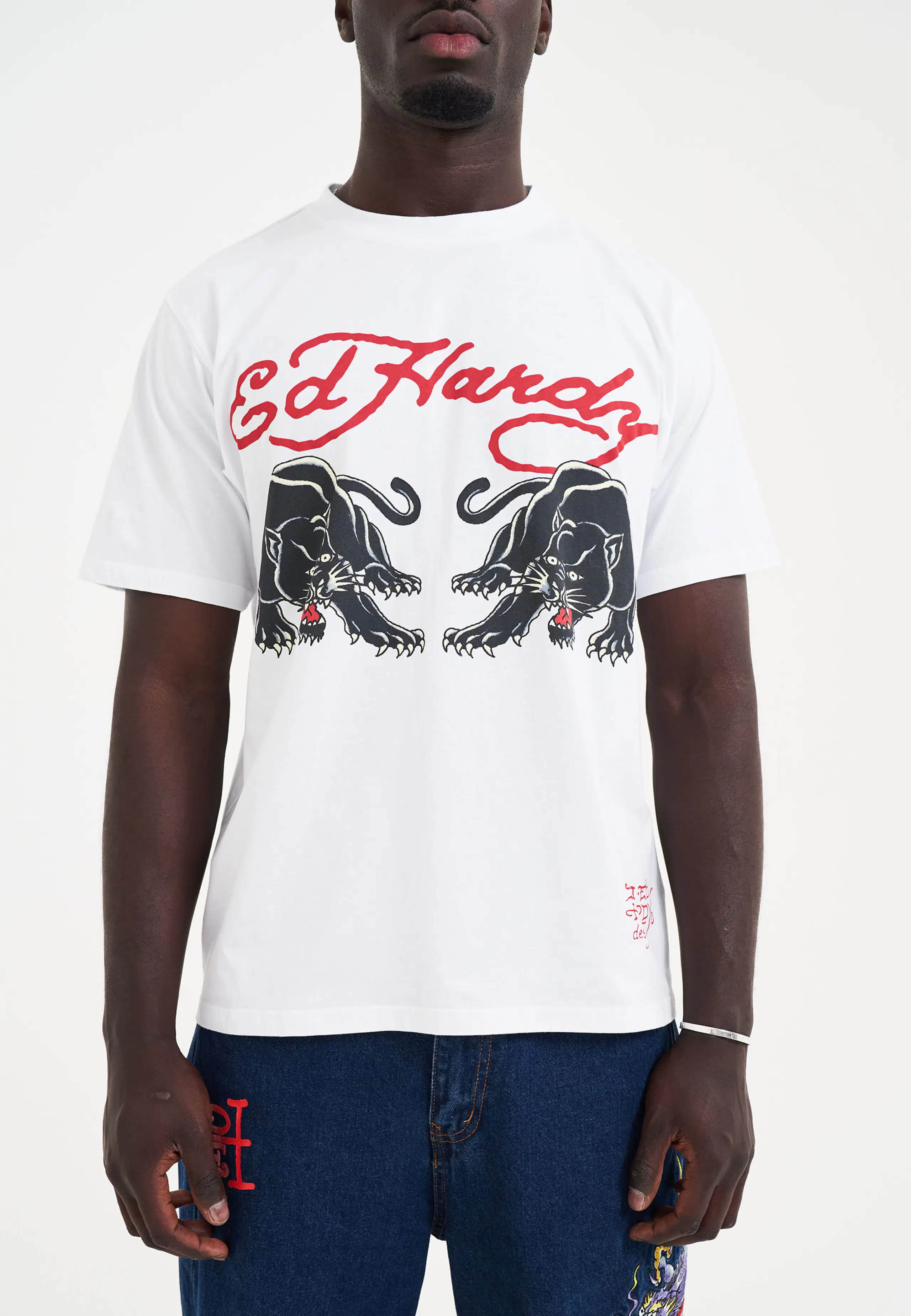 Double Panther T-Paita. Front. Model.